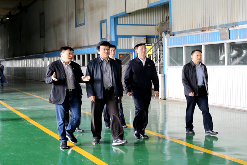 2019年5月8日，時(shí)任國家水利部原總工程師、水利部參咨委副主任委員汪洪蒞臨景興紙業(yè)調(diào)研節(jié)水工作