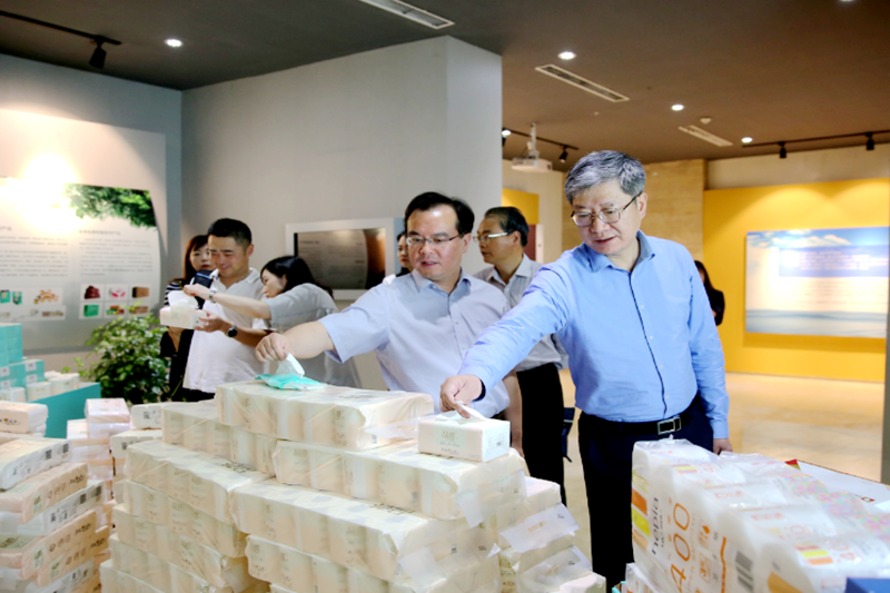 2019年 5月22日，時(shí)任浙江省社會(huì)組織綜合黨委專職副書記、省民政廳社會(huì)組織管理局局長蔡國華蒞臨景興紙業(yè)調(diào)研企業(yè)發(fā)展情況和黨建工作