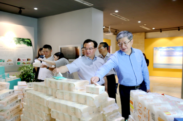 2019年 5月22日，時(shí)任浙江省社會(huì)組織綜合黨委專職副書記、省民政廳社會(huì)組織管理局局長蔡國華蒞臨景興紙業(yè)調(diào)研企業(yè)發(fā)展情況和黨建工作